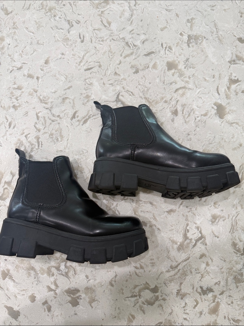 Sam Edelman Black Chunky Chelsea Booties size 7